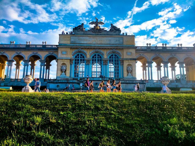 Top 7 Must-Visit Walking Destinations in Vienna